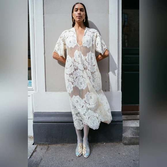 Mr.Larkin Lola Dress - Picture 1 of 16